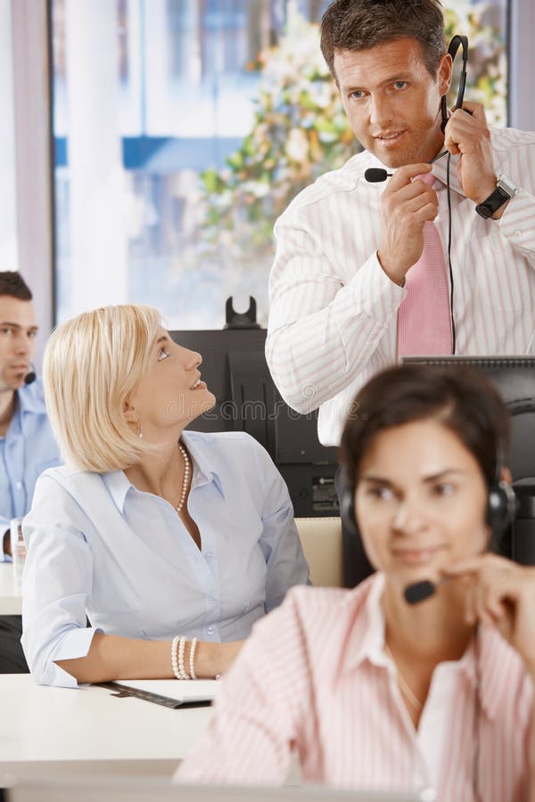 Manager am Kundendienst stockbild Manager am Kundendienst stockbild