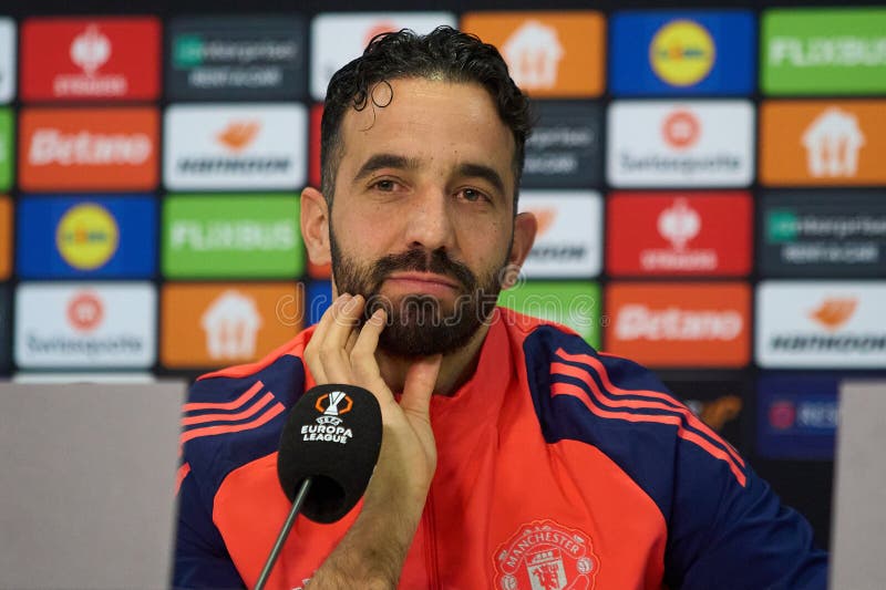 Manchester förenad presskonferens fcsb mot mannen förenad med uefa europa fotbollsfas md8 bucharest romani royaltyfri bild