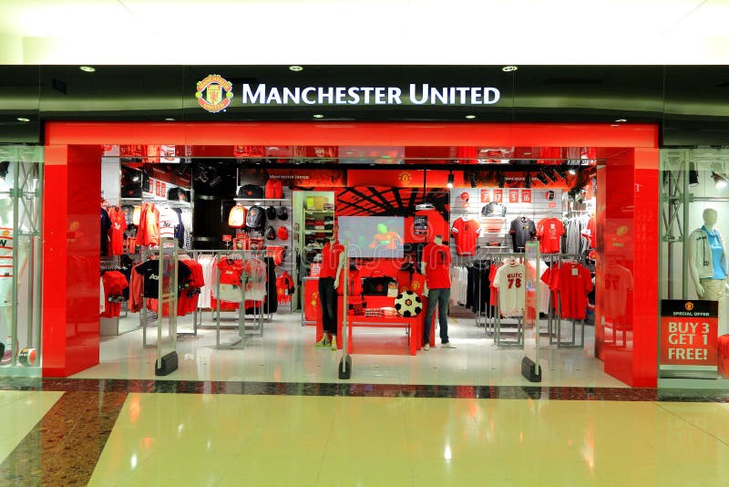 Manchester United store editorial stock image. Image of designer - 34660139