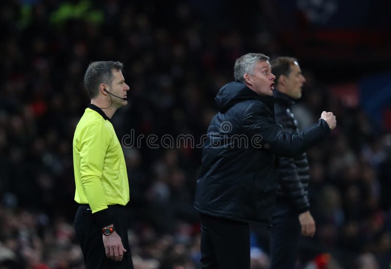 Manchester United v Paris Saint Germain - círculo do UEFA Champions League de 16: Primeiro pé imagens de stock royalty free Manchester United v Paris Saint Germain - círculo do UEFA Champions League de 16: Primeiro pé imagens de stock royalty free