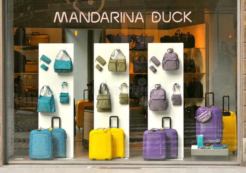 Mandarina Duck Mellow Leather Backpack black-FZT66001-00 Preview | Black  leather backpack, Leather, Leather backpack