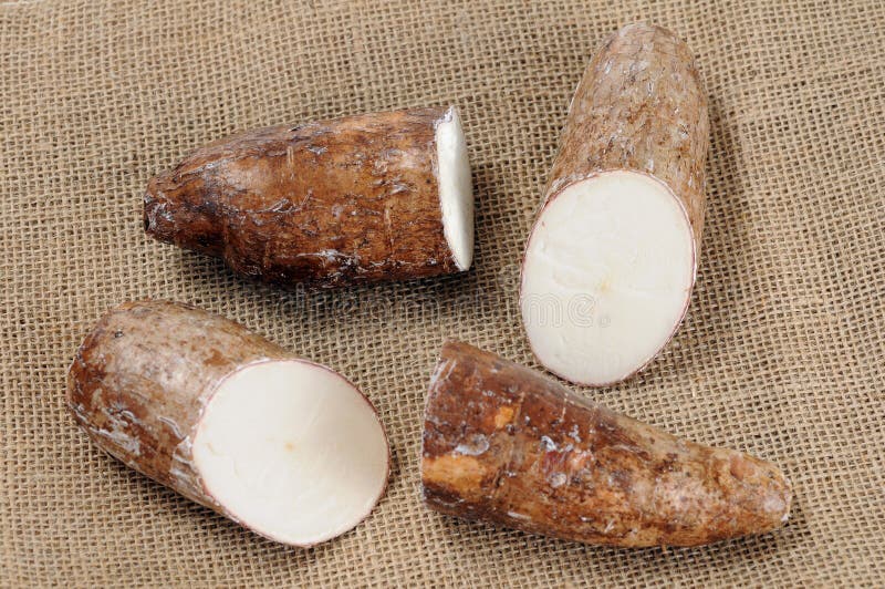 Yuca picada foto de archivo