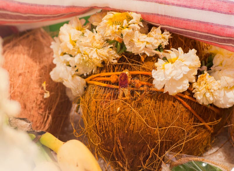 mangalyam, traditionelle hindische Hochzeit lizenzfreie stockfotos mangalyam, traditionelle hindische Hochzeit lizenzfreie stockfotos