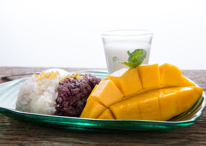 Mango med klibbiga ris i thailändsk stilefterrätt