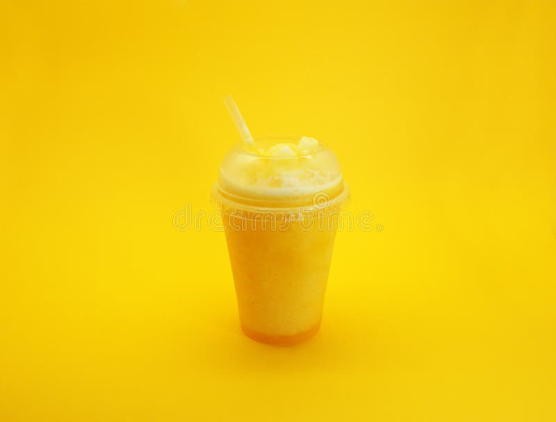 805 Mango Smoothie Plastic Cup Images, Stock Photos, 3D objects