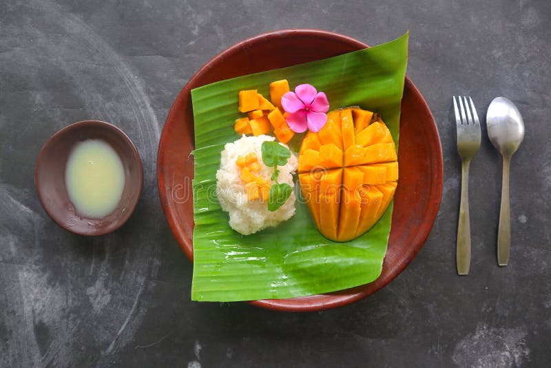 Mango Sticky Rice is Thai Dessert Made of Sticky Rice, Mango and