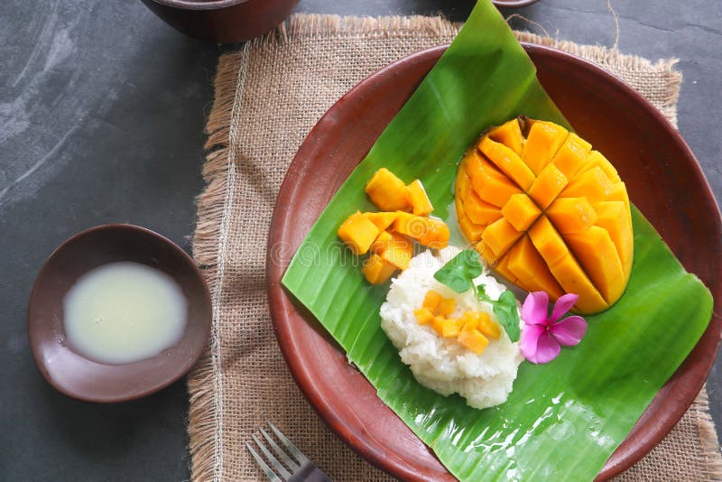 Mango Sticky Rice is Thai Dessert Made of Sticky Rice, Mango and