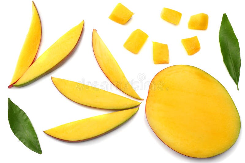 mangoplak met groene die bladeren op witte achtergrond worden geïsoleerd Hoogste mening stock foto mangoplak met groene die bladeren op witte achtergrond worden geïsoleerd Hoogste mening stock foto