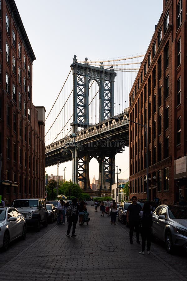 Manhattan-Brücke gesehen von Washington Street, Brooklyn, New York lizenzfreie stockfotos Manhattan-Brücke gesehen von Washington Street, Brooklyn, New York lizenzfreie stockfotos