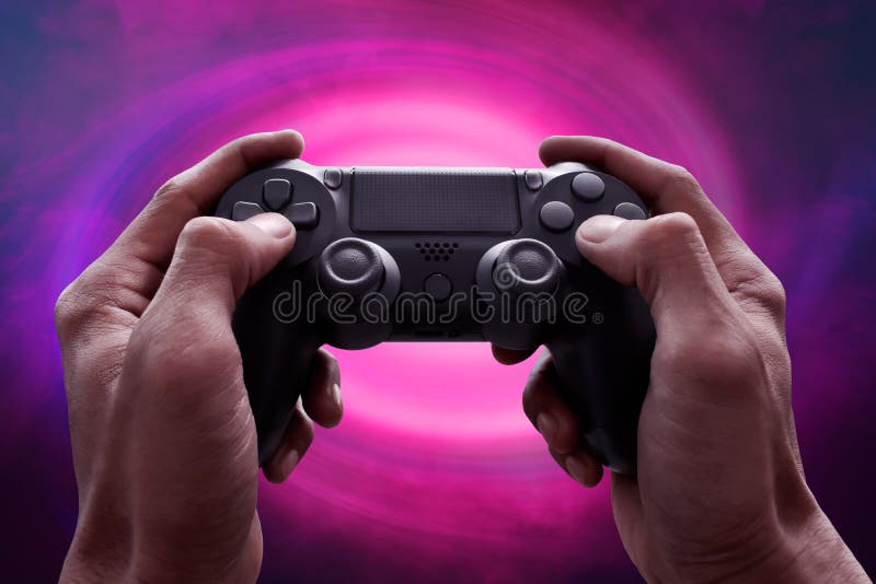 Manhänder som spelar videospel royaltyfri bild Manhänder som spelar videospel royaltyfri bild