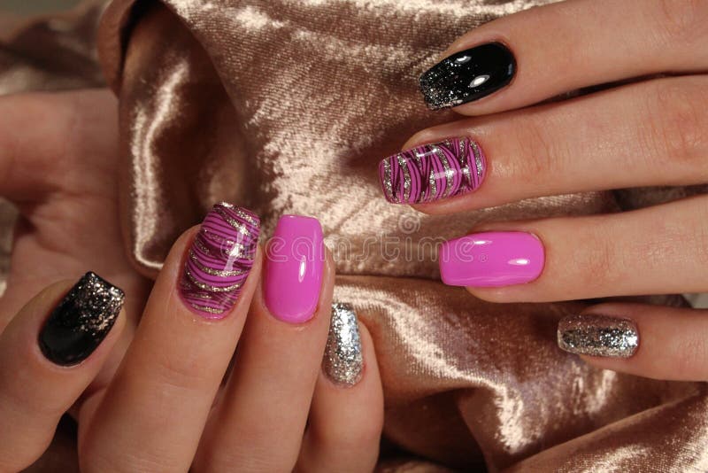 Manicura del diseño de los clavos de la moda imágenes de archivo libres de regalías Manicura del diseño de los clavos de la moda imágenes de archivo libres de regalías