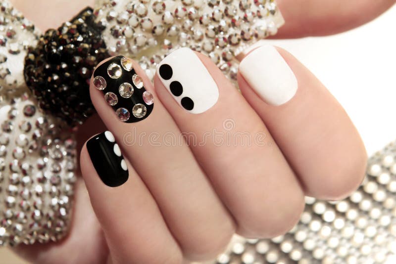 Manicure na krótkich gwoździach. fotografia royalty free Manicure na krótkich gwoździach. fotografia royalty free
