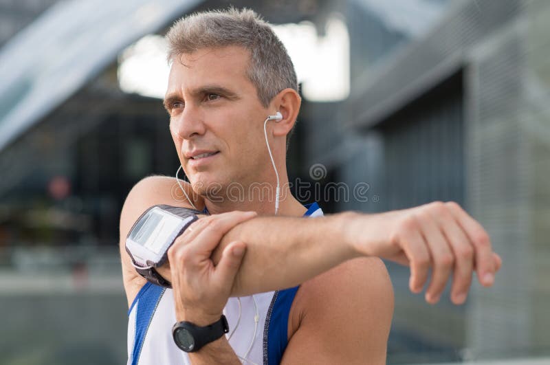 Manlig idrottsman nen Exercising Outdoor arkivbilder
