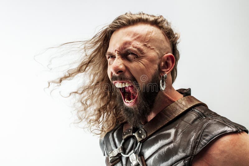 Mann in cosplaying Thor lokalisiert auf wei?em Studiohintergrund lizenzfreie stockfotos Mann in cosplaying Thor lokalisiert auf wei?em Studiohintergrund lizenzfreie stockfotos