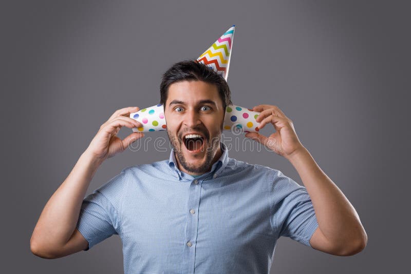 Mann an der Party stockbild