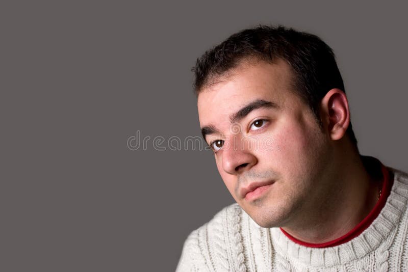 Mann, der tief denkt lizenzfreie stockfotografie Mann, der tief denkt lizenzfreie stockfotografie