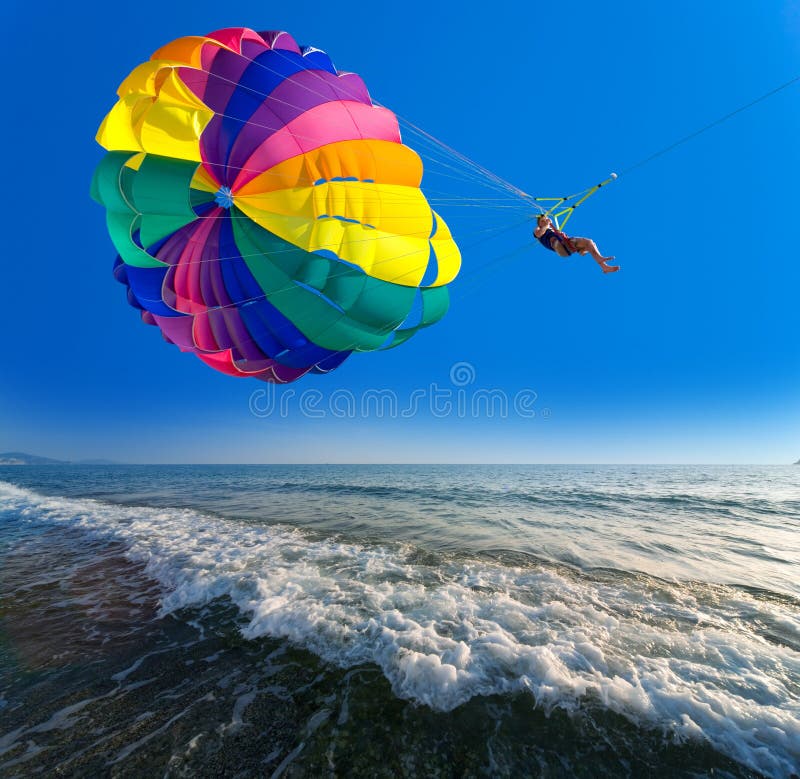 Mann ist Parasailing stockfoto Mann ist Parasailing stockfoto