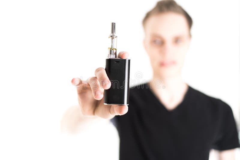 Mann mit elektronischer Zigarette stockfoto Mann mit elektronischer Zigarette stockfoto