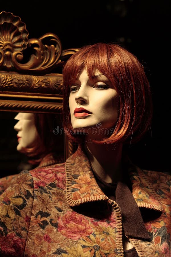 Mannequin with a Mirror