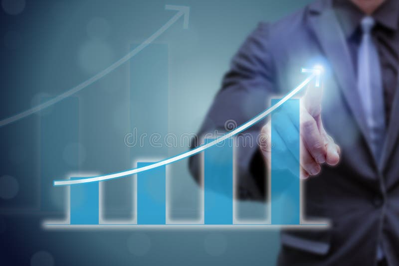 Mano del punto dell'uomo di affari sulla cima del grafico della freccia con il tasso alto di crescita Il successo ed il grafico c