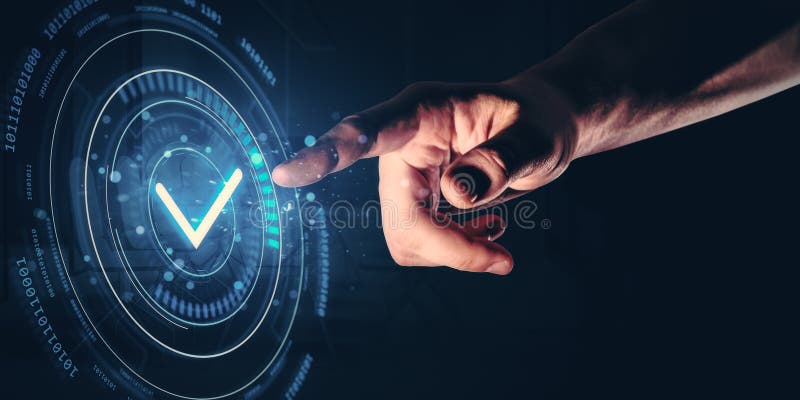 Mano seleccionando una marca de verificación brillante en una interfaz digital futurista en un fondo oscuro foto de archivo libre de regalías