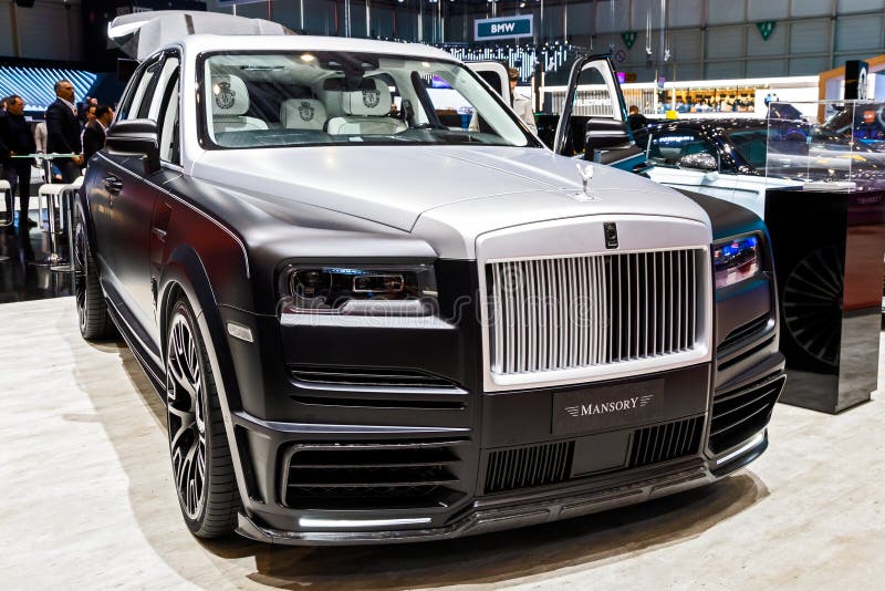 4x4 rolls royce cullinan hi-res stock photography and images - Alamy