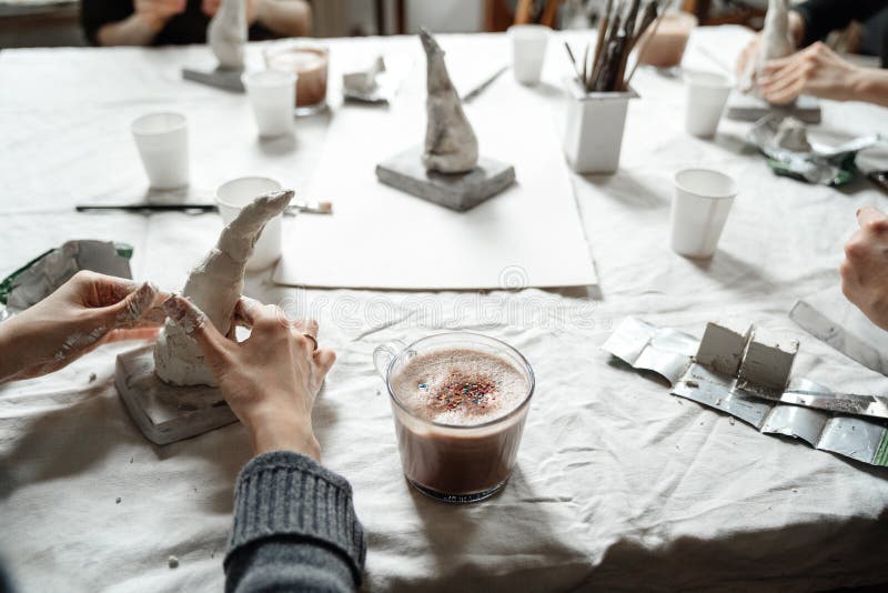 Manuelle Arbeit über das Modellieren von Plasticine und von Gips handarbeit lizenzfreie stockfotos Manuelle Arbeit über das Modellieren von Plasticine und von Gips handarbeit lizenzfreie stockfotos