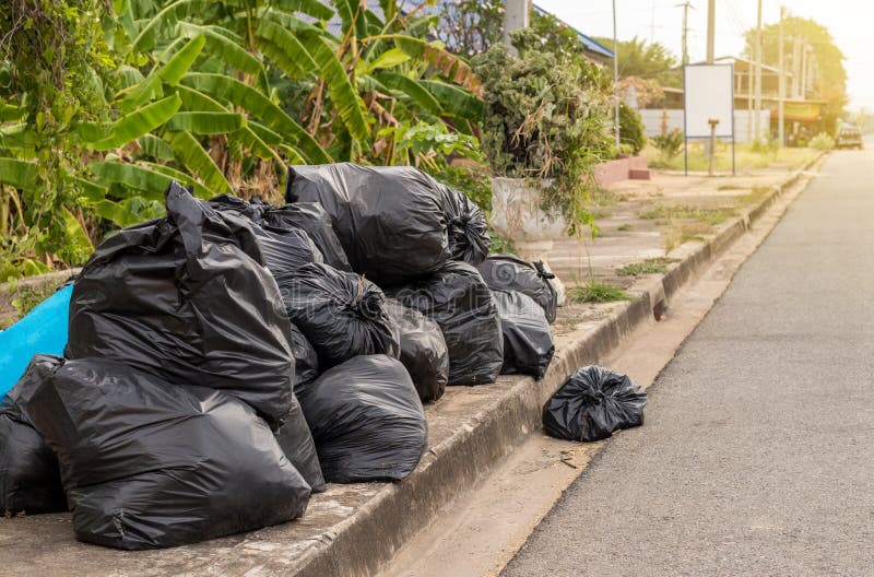 https://thumbs.dreamstime.com/b/many-black-plastic-bags-filled-garbage-close-up-pile-black-plastic-bags-filled-garbage-stacked-sidewalk-176505138.jpg