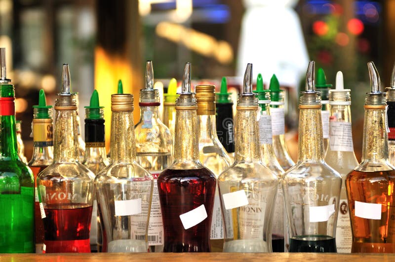 Kolik lahví alkoholu v baru.