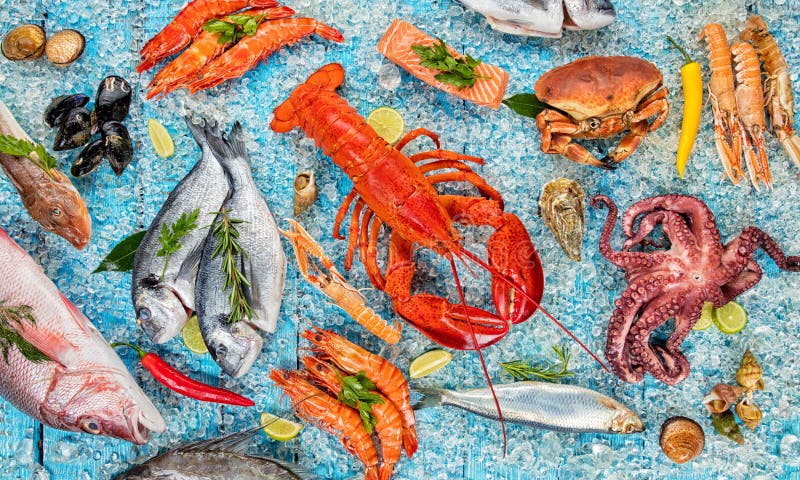 Many kind of seafood, served on crushed ice