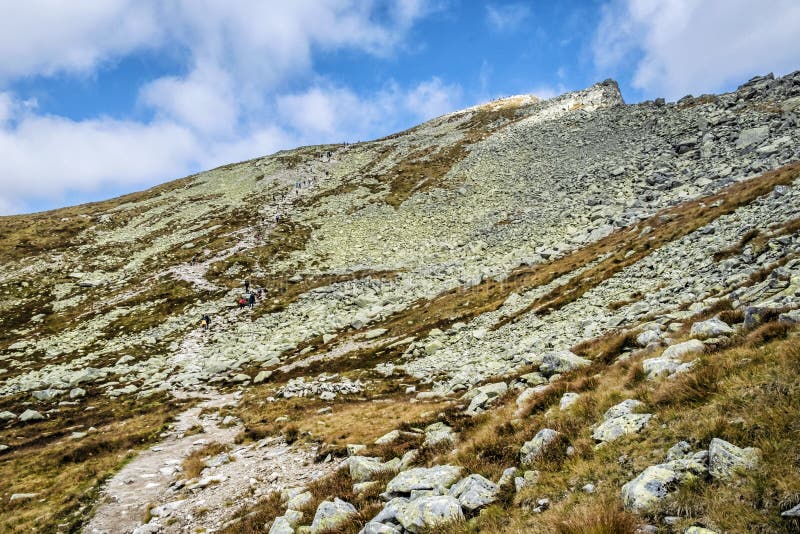 Mnoho turistů na Koprovsky štít, Vysoké Tatry, Slovensko, turistika téma