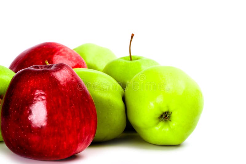 Manzanas verdes y rojas fotografía de archivo