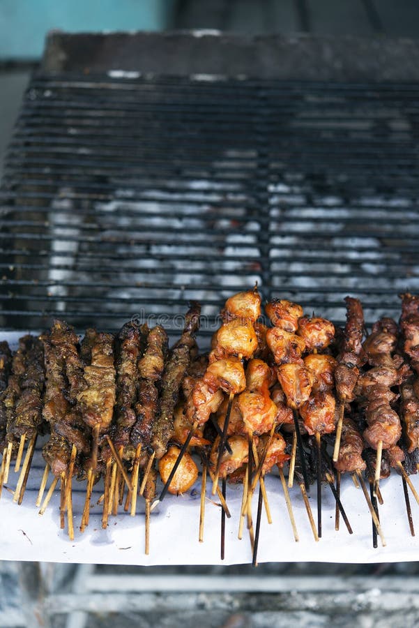 Manzo, maiale e bastone del barbecue del pollo fotografia stock libera da diritti