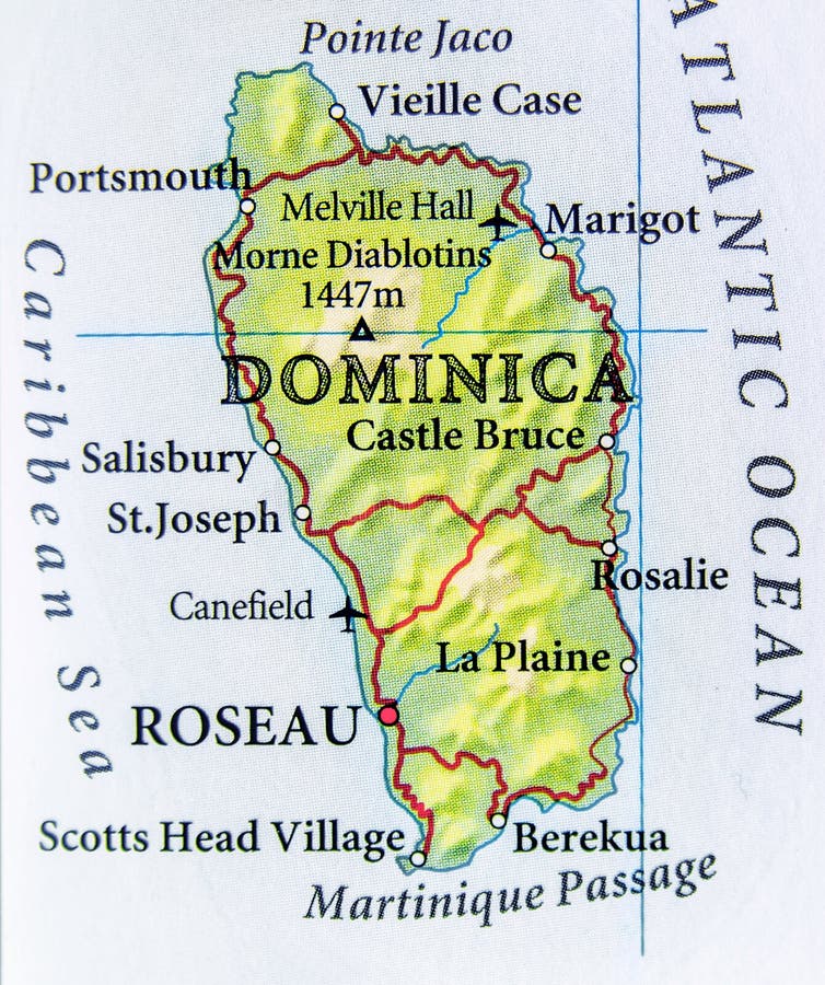 Mapa geográfico do país de Domínica com cidades importantes imagens de stock royalty free Mapa geográfico do país de Domínica com cidades importantes imagens de stock royalty free