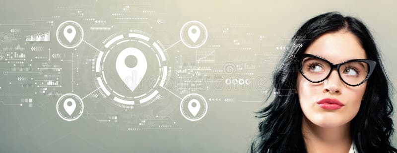 Mappatura del concetto di perno con la giovane imprenditrice fotografie stock