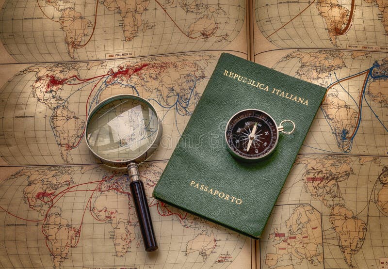 Mapas a pasaporte viajar a aventura Brújula a lupa.
