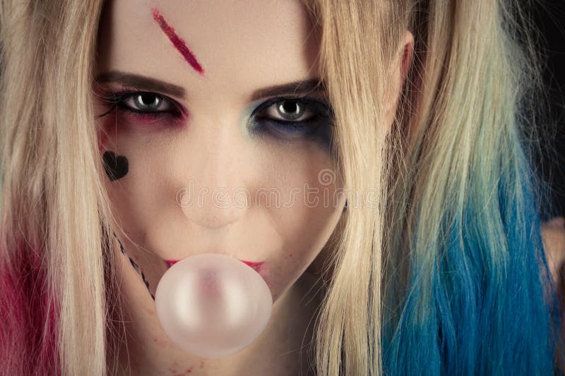 Maquillaje de Harley Quinn imagen de archivo. Imagen de mascarada - 82038909
