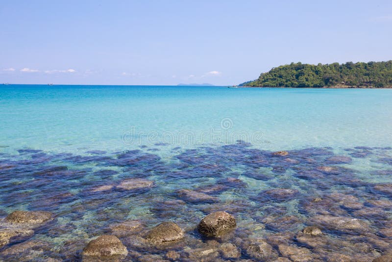 Mar tropical na ilha do kood do Koh, província de Trat, Tailândia fotografia de stock Mar tropical na ilha do kood do Koh, província de Trat, Tailândia fotografia de stock
