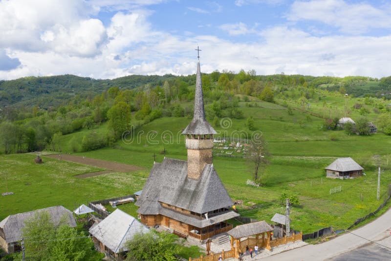 maramures romania Tr?kyrka av den Barsana kloster, Transylvania gr?nsm?rke royaltyfria bilder maramures romania Tr?kyrka av den Barsana kloster, Transylvania gr?nsm?rke royaltyfria bilder
