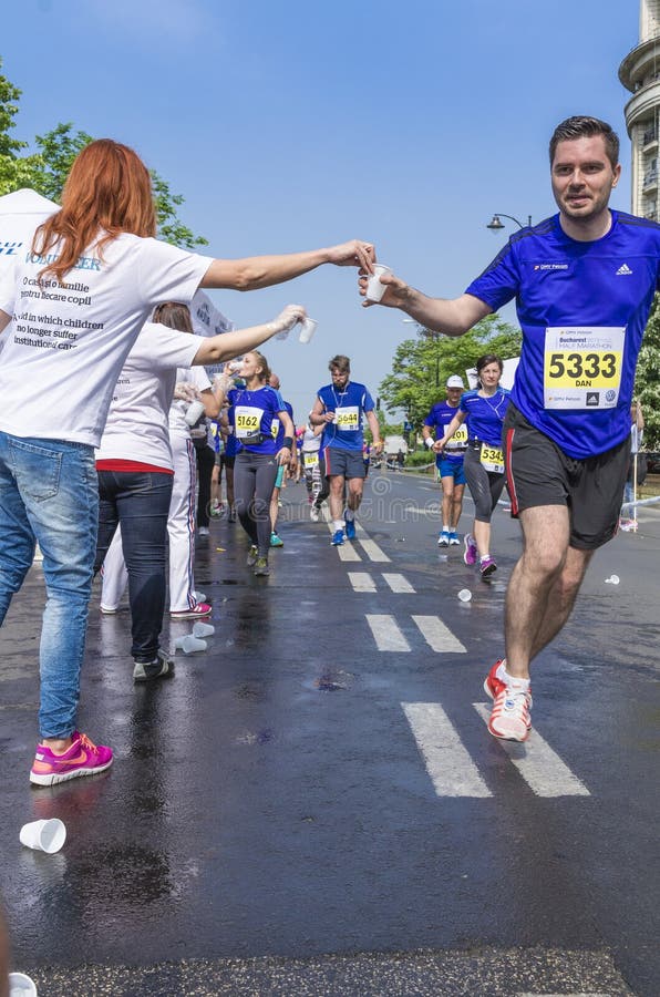 Maratón internacional de Bucarest medio foto de archivo Maratón internacional de Bucarest medio foto de archivo