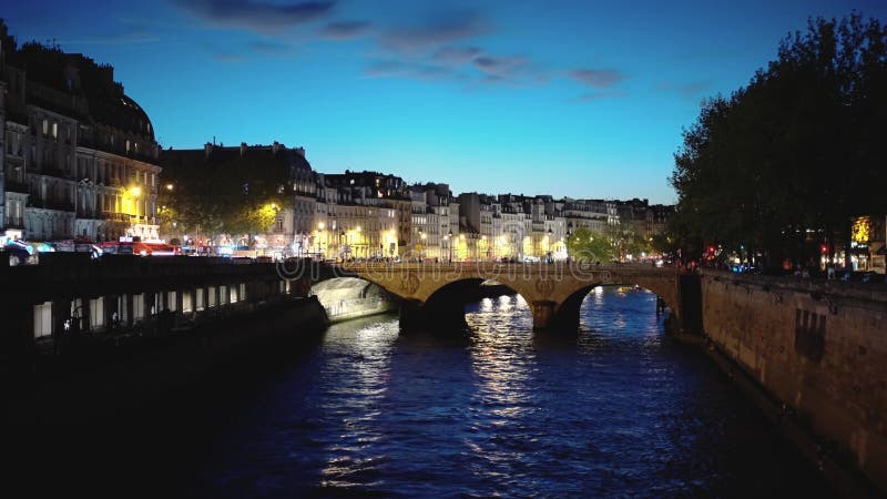 Maravillosa ciudad de parís por noche ciudad de parís francia 4 de septiembre de 2023