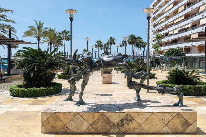 MARBELLA, ANDALUCIA/SPAIN - MAY 23 : Cosmic Elephant Statue by S royalty free stock photography MARBELLA, ANDALUCIA/SPAIN - MAY 23 : Cosmic Elephant Statue by S royalty free stock photography