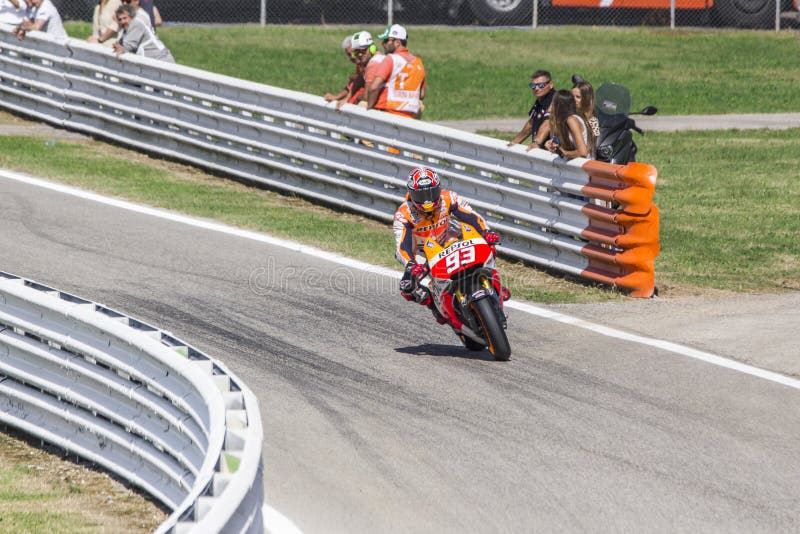 Marc Marquez de l'emballage d'équipe de Repsol Honda image libre de droits Marc Marquez de l'emballage d'équipe de Repsol Honda image libre de droits