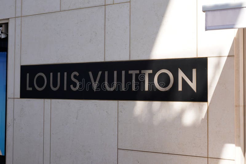 293 Fachada De La Tienda De Louis Vuitton Fotos de stock Fotos libres de regalías de Dreamstime