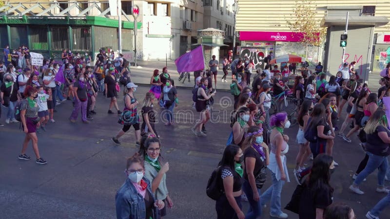 Marchas de niñas en el día internacional de la mujer 8m santiago chile 08 2022