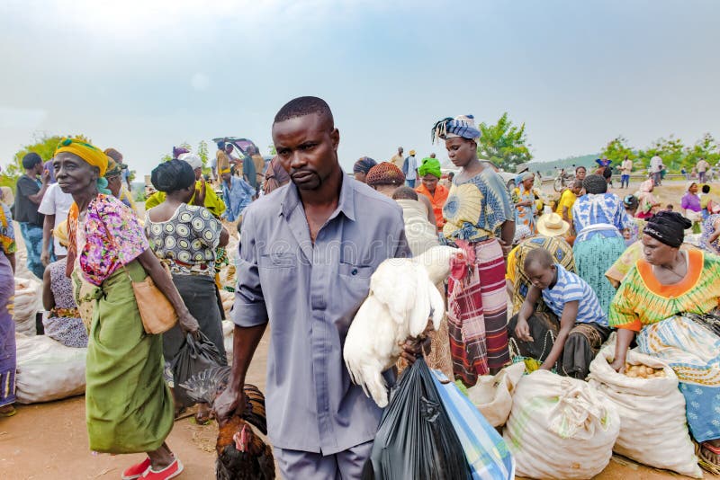 Marché africain, légume typique et marché de la viande Ouganda, Afrique photo stock Marché africain, légume typique et marché de la viande Ouganda, Afrique photo stock