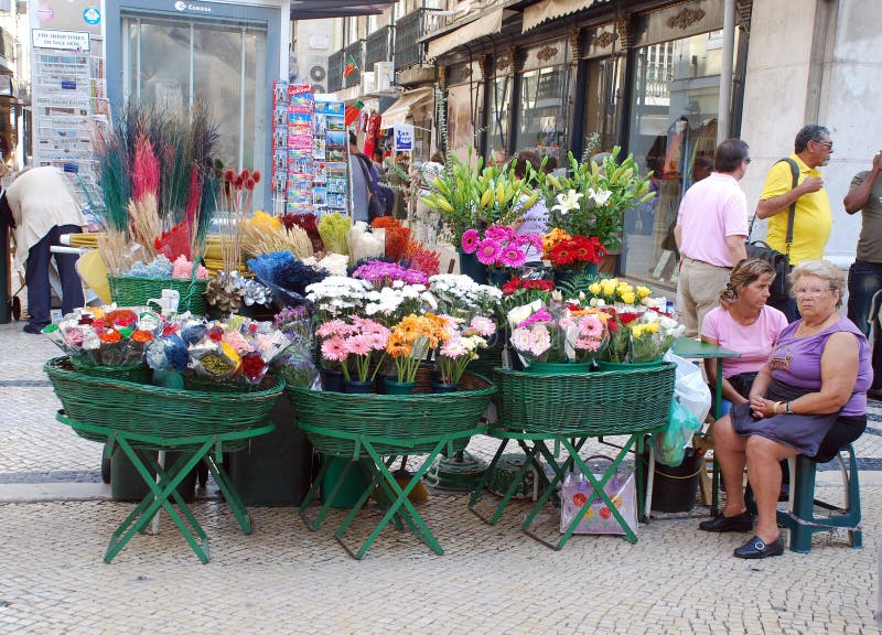 Marché extérieur de fleur à Lisbonne (Portugal) image stock Marché extérieur de fleur à Lisbonne (Portugal) image stock