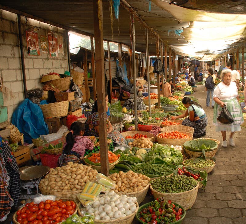 Marché végétal quotidien Antigua Guatemala d'air ouvert photographie stock libre de droits Marché végétal quotidien Antigua Guatemala d'air ouvert photographie stock libre de droits