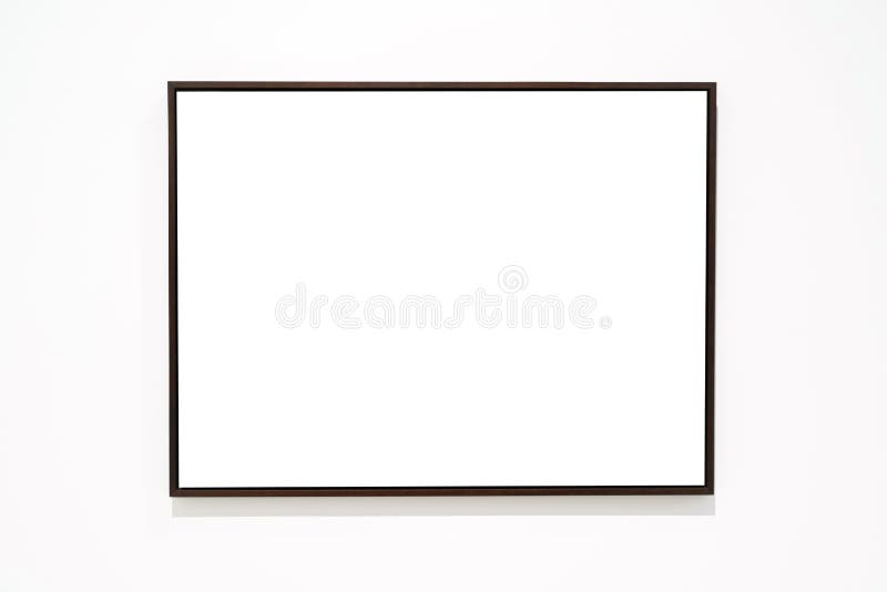 Marco de oro vacío en blanco en el fondo blanco Galería de arte, museu foto de archivo Marco de oro vacío en blanco en el fondo blanco Galería de arte, museu foto de archivo