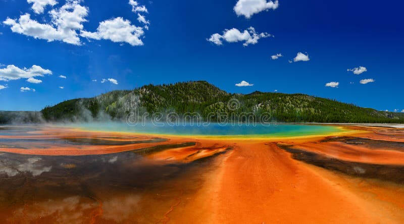 Mare primăvară prismatică în parcul național Yellowstone stock images